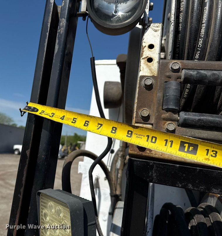 image for item EG5812 2007 Freightliner Business Class M2 Ext. Cab utility / service truck