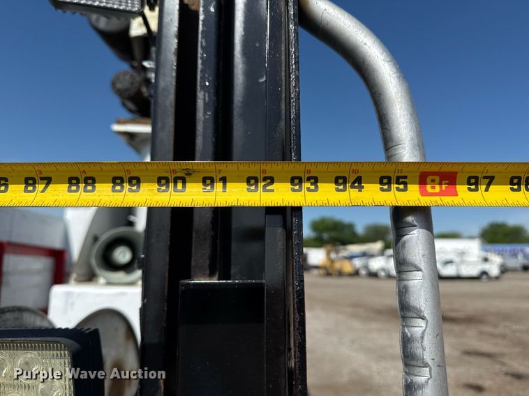 image for item EG5812 2007 Freightliner Business Class M2 Ext. Cab utility / service truck