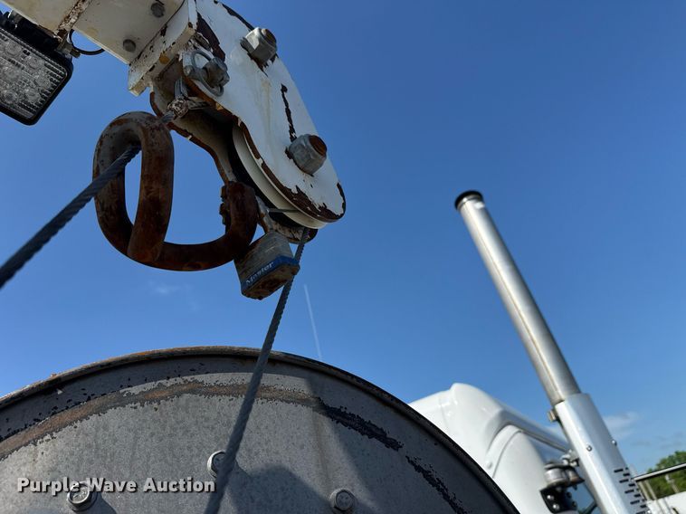 image for item EG5812 2007 Freightliner Business Class M2 Ext. Cab utility / service truck