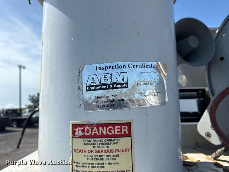 image for item EG5812 2007 Freightliner Business Class M2 Ext. Cab utility / service truck