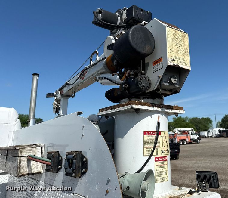 image for item EG5812 2007 Freightliner Business Class M2 Ext. Cab utility / service truck