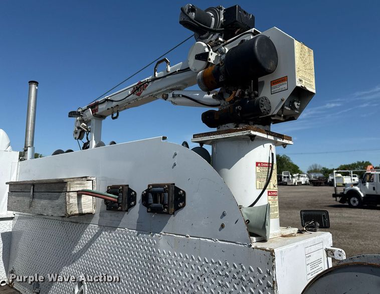 image for item EG5812 2007 Freightliner Business Class M2 Ext. Cab utility / service truck