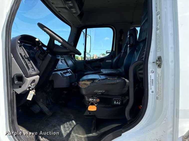 image for item EG5812 2007 Freightliner Business Class M2 Ext. Cab utility / service truck