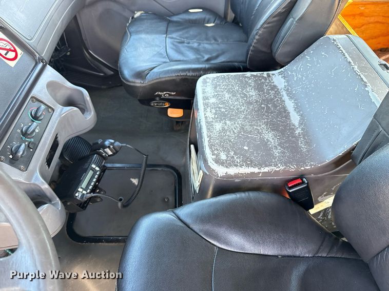 image for item EG5812 2007 Freightliner Business Class M2 Ext. Cab utility / service truck