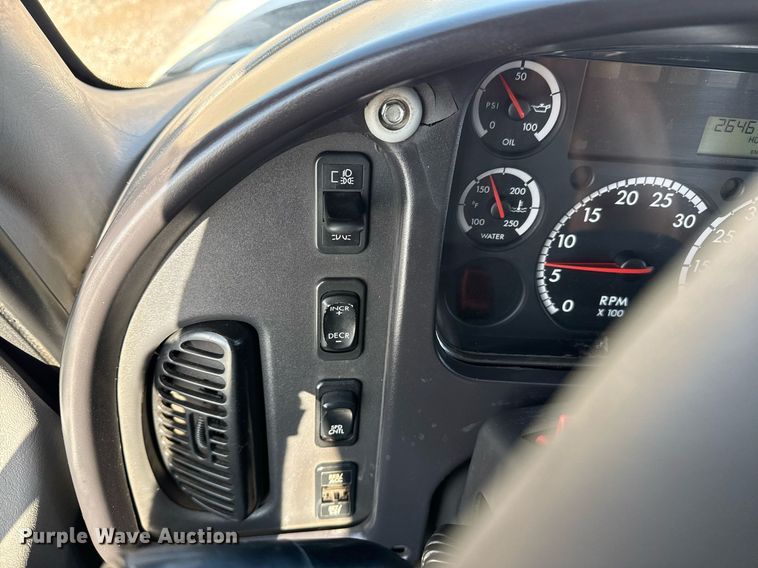 image for item EG5812 2007 Freightliner Business Class M2 Ext. Cab utility / service truck