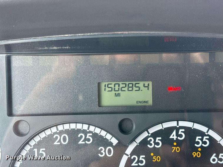 image for item EG5812 2007 Freightliner Business Class M2 Ext. Cab utility / service truck