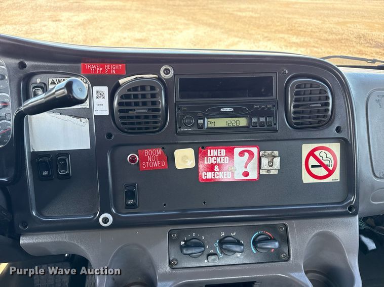 image for item EG5812 2007 Freightliner Business Class M2 Ext. Cab utility / service truck