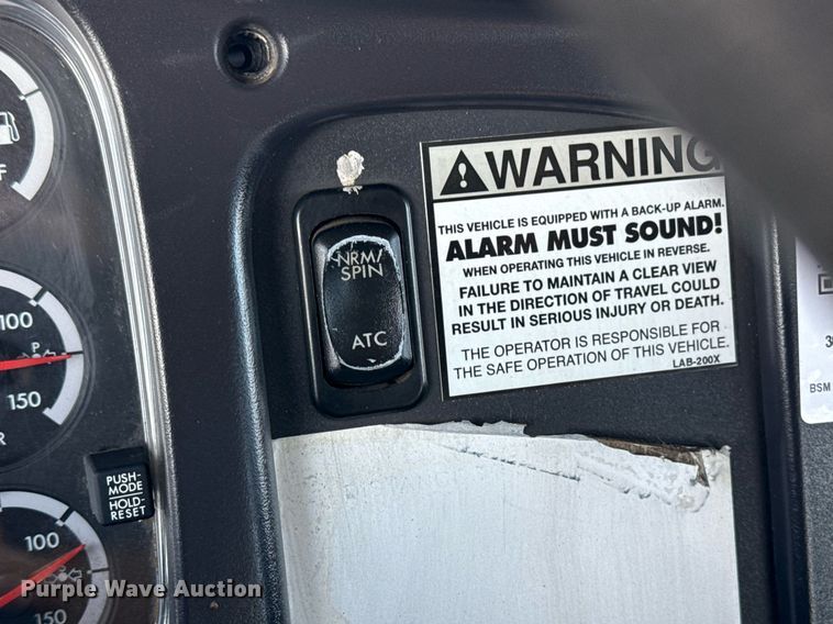 image for item EG5812 2007 Freightliner Business Class M2 Ext. Cab utility / service truck