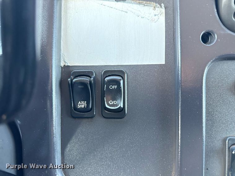 image for item EG5812 2007 Freightliner Business Class M2 Ext. Cab utility / service truck