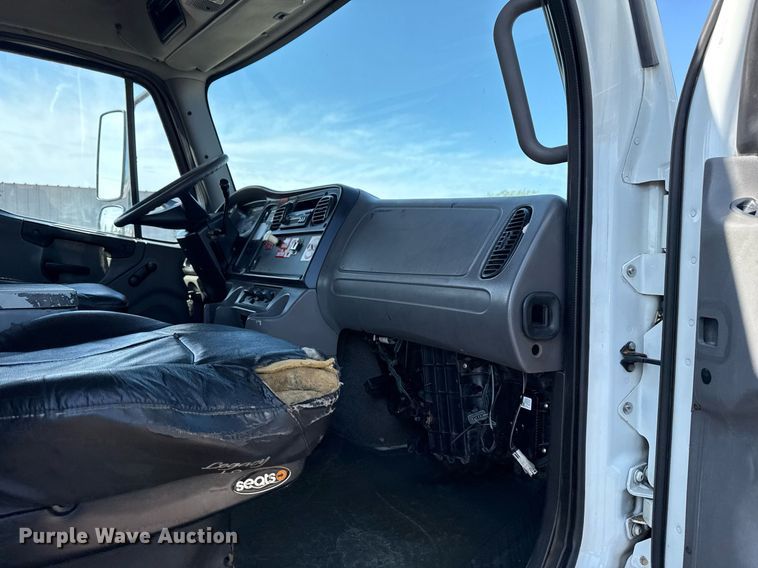 image for item EG5812 2007 Freightliner Business Class M2 Ext. Cab utility / service truck