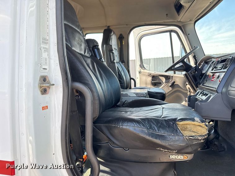 image for item EG5812 2007 Freightliner Business Class M2 Ext. Cab utility / service truck