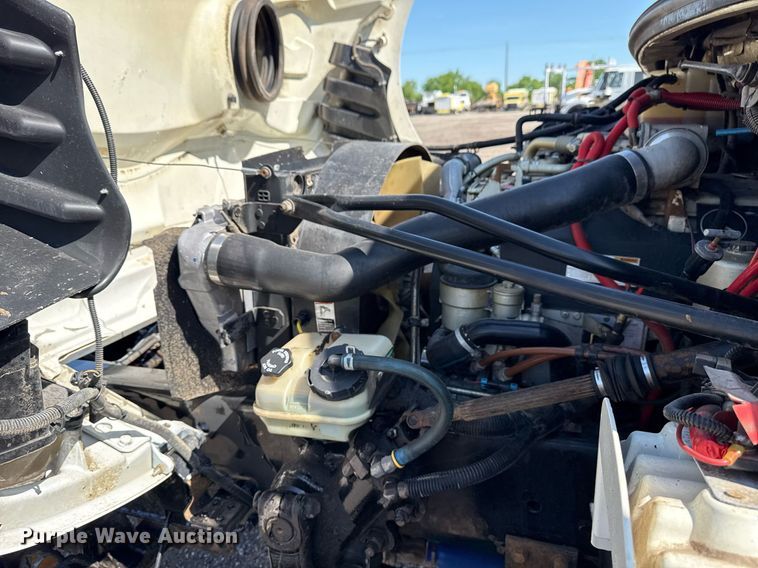 image for item EG5812 2007 Freightliner Business Class M2 Ext. Cab utility / service truck