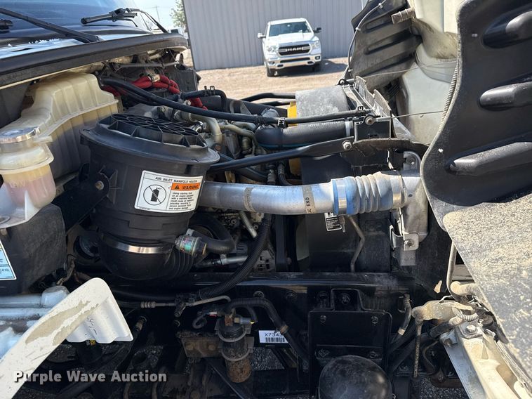 image for item EG5812 2007 Freightliner Business Class M2 Ext. Cab utility / service truck