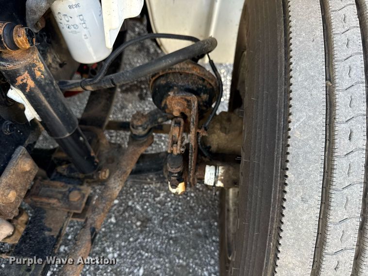 image for item EG5812 2007 Freightliner Business Class M2 Ext. Cab utility / service truck