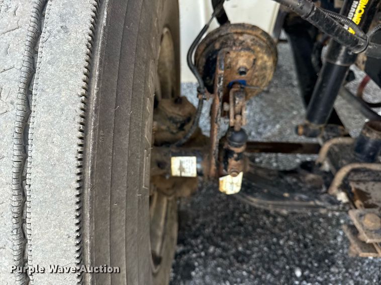 image for item EG5812 2007 Freightliner Business Class M2 Ext. Cab utility / service truck