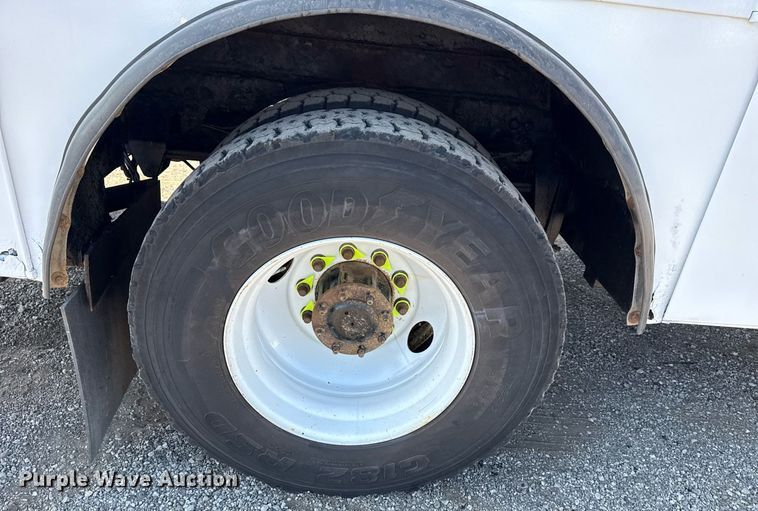 image for item EG5812 2007 Freightliner Business Class M2 Ext. Cab utility / service truck