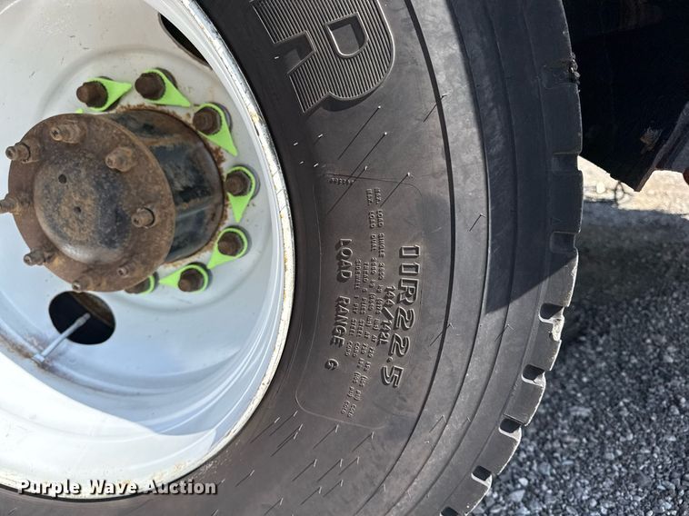 image for item EG5812 2007 Freightliner Business Class M2 Ext. Cab utility / service truck