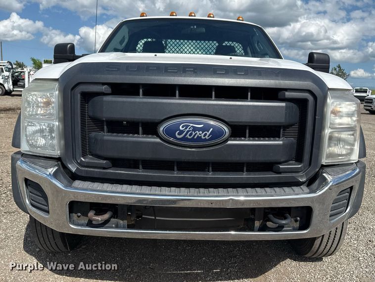 image for item EG5820 2015 Ford F550 Super Duty flatbed truck