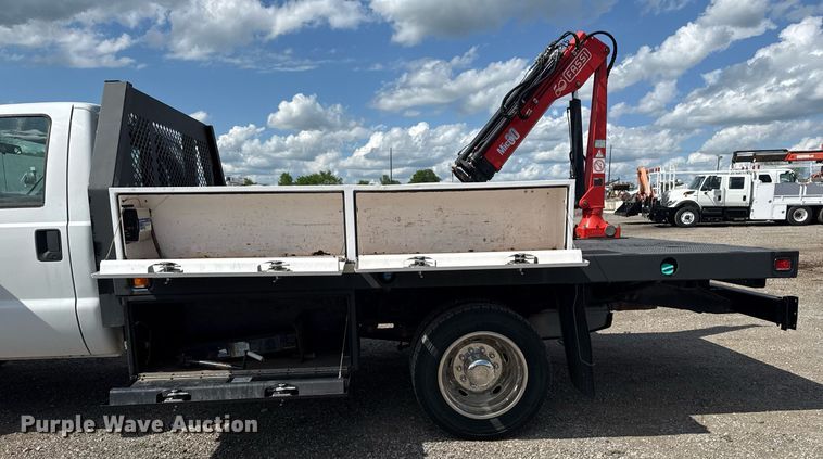 image for item EG5820 2015 Ford F550 Super Duty flatbed truck