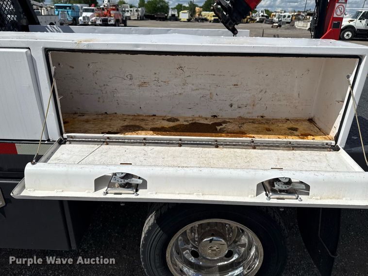 image for item EG5820 2015 Ford F550 Super Duty flatbed truck