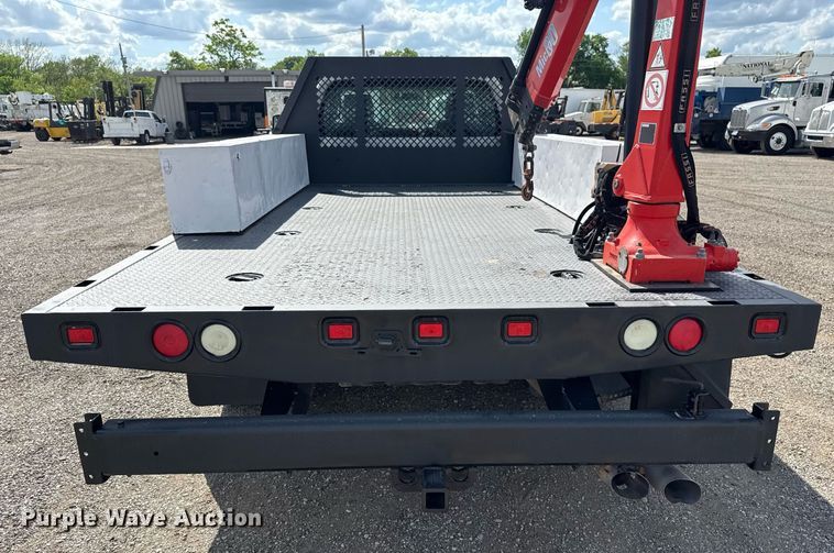 image for item EG5820 2015 Ford F550 Super Duty flatbed truck