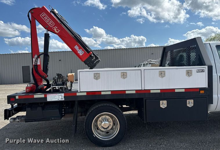 image for item EG5820 2015 Ford F550 Super Duty flatbed truck
