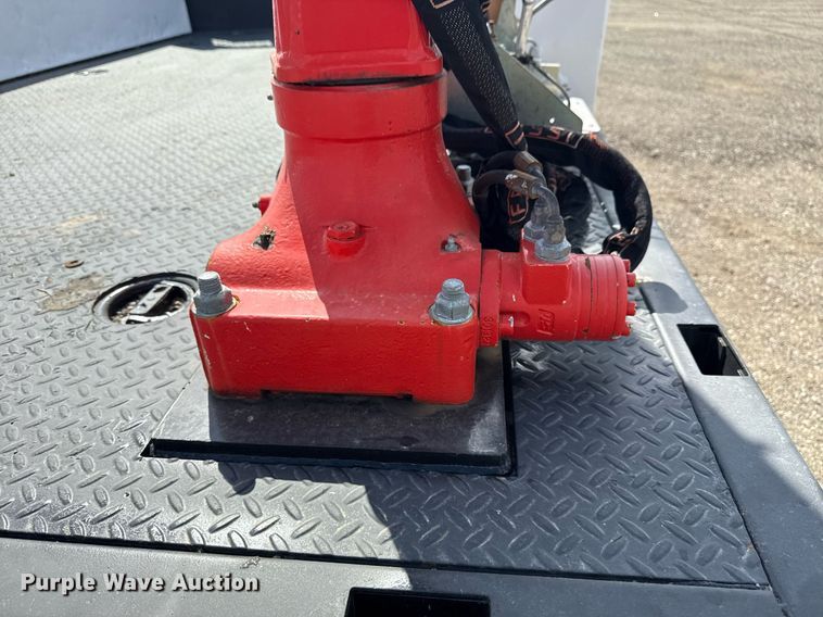 image for item EG5820 2015 Ford F550 Super Duty flatbed truck