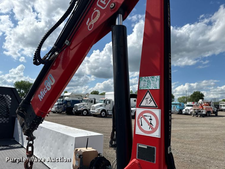 image for item EG5820 2015 Ford F550 Super Duty flatbed truck