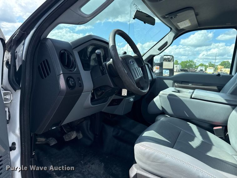 image for item EG5820 2015 Ford F550 Super Duty flatbed truck