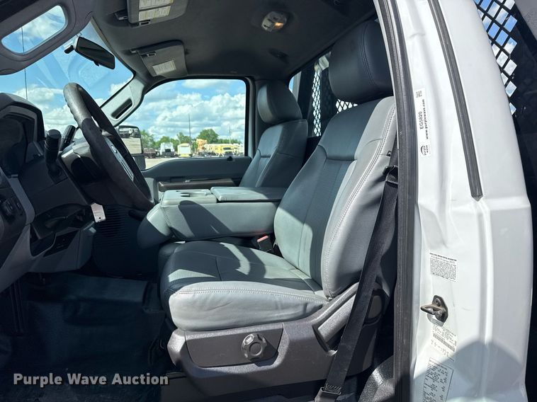 image for item EG5820 2015 Ford F550 Super Duty flatbed truck