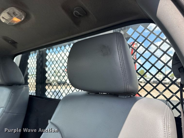 image for item EG5820 2015 Ford F550 Super Duty flatbed truck