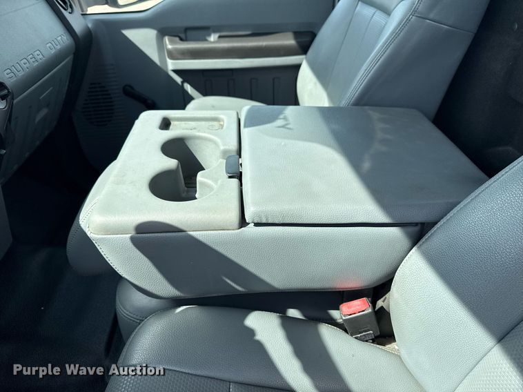 image for item EG5820 2015 Ford F550 Super Duty flatbed truck