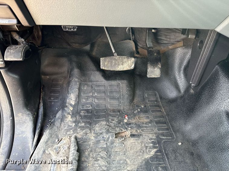 image for item EG5820 2015 Ford F550 Super Duty flatbed truck