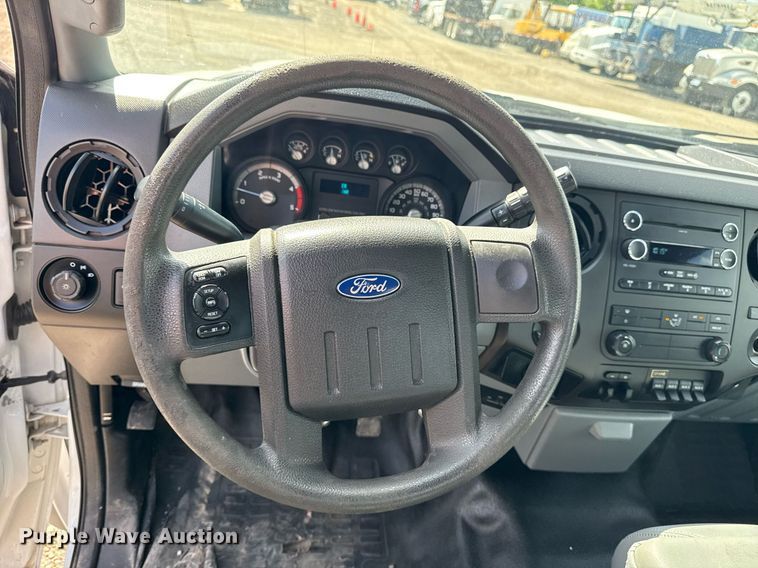 image for item EG5820 2015 Ford F550 Super Duty flatbed truck