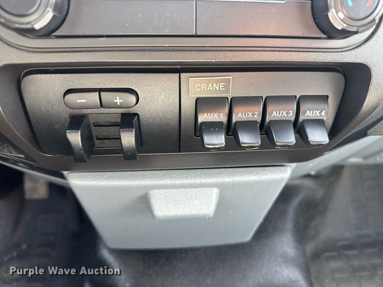 image for item EG5820 2015 Ford F550 Super Duty flatbed truck