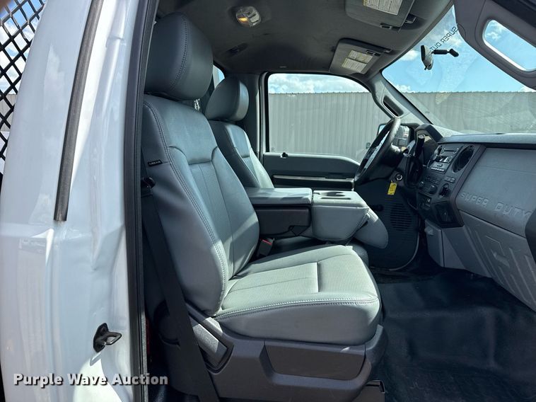 image for item EG5820 2015 Ford F550 Super Duty flatbed truck