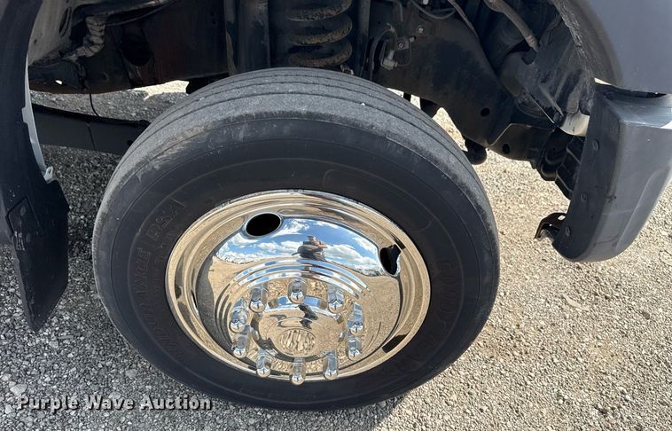 image for item EG5820 2015 Ford F550 Super Duty flatbed truck