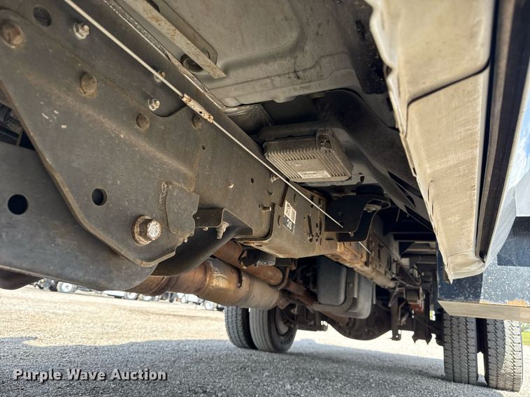 image for item EG5820 2015 Ford F550 Super Duty flatbed truck