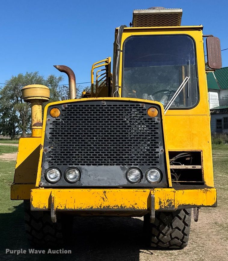 image for item EG6422 1978 John Deere 762 elevating scraper