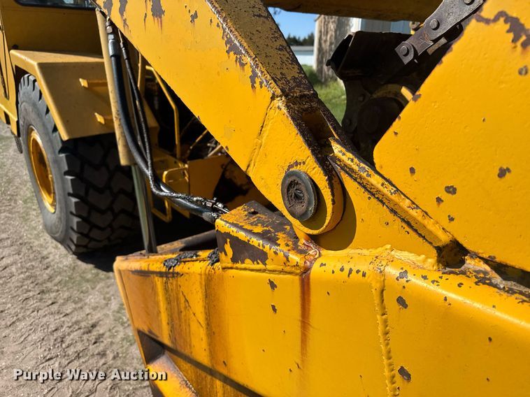 image for item EG6422 1978 John Deere 762 elevating scraper