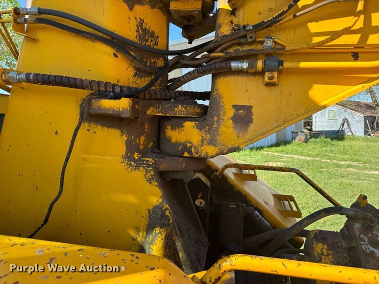 image for item EG6422 1978 John Deere 762 elevating scraper