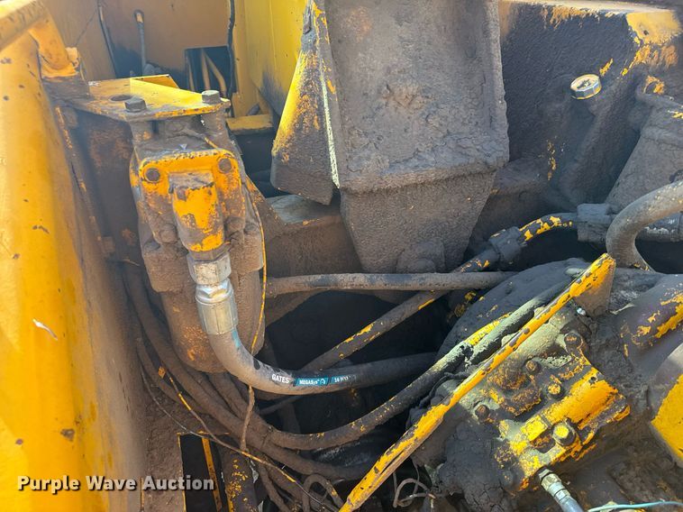 image for item EG6422 1978 John Deere 762 elevating scraper