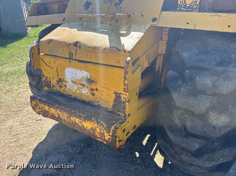 image for item EG6422 1978 John Deere 762 elevating scraper