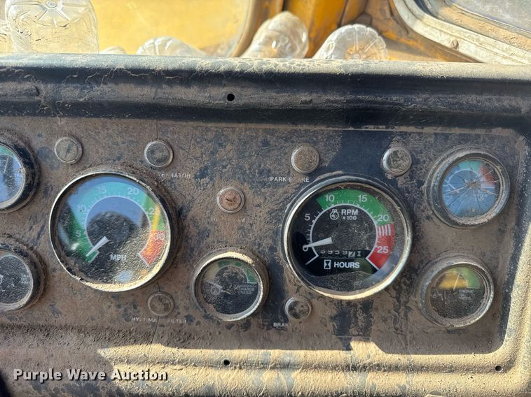 image for item EG6422 1978 John Deere 762 elevating scraper