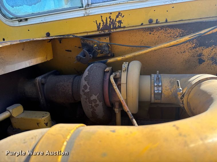 image for item EG6422 1978 John Deere 762 elevating scraper