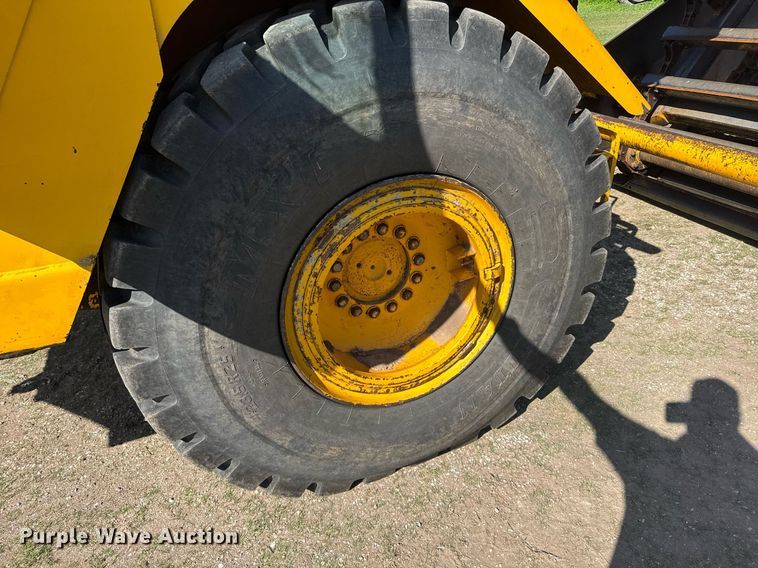 image for item EG6422 1978 John Deere 762 elevating scraper