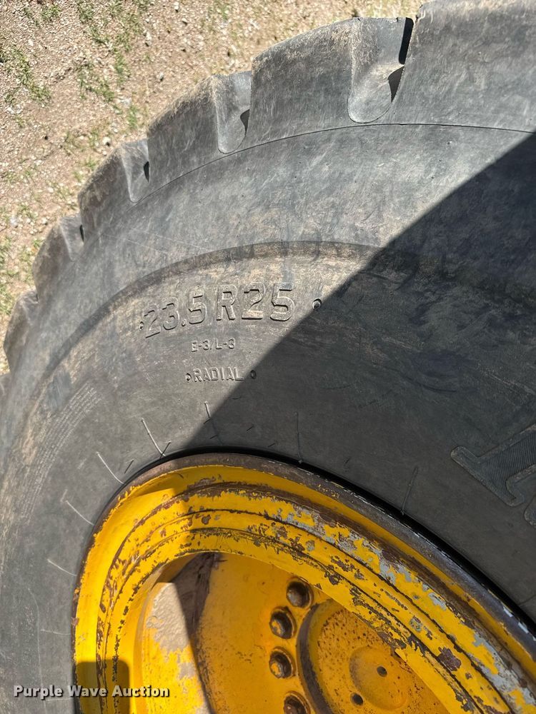 image for item EG6422 1978 John Deere 762 elevating scraper