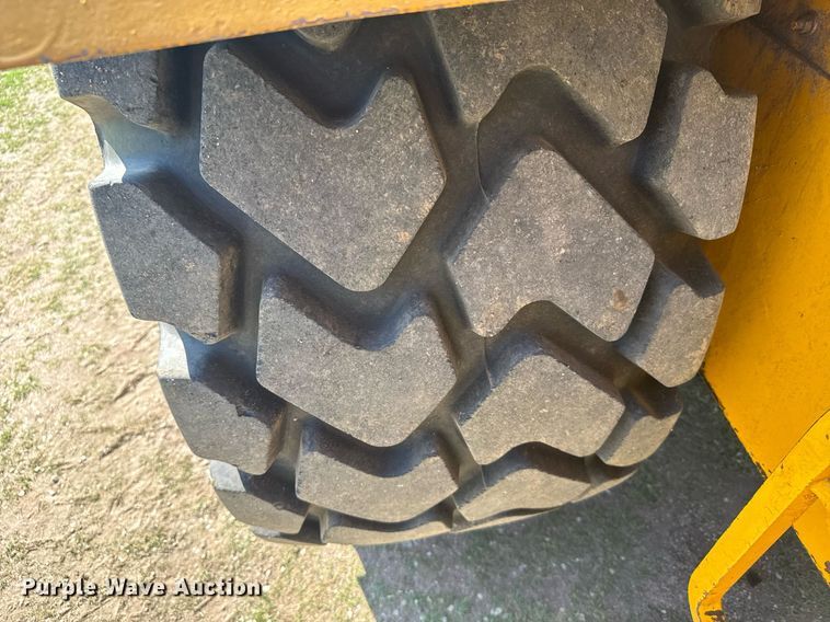 image for item EG6422 1978 John Deere 762 elevating scraper