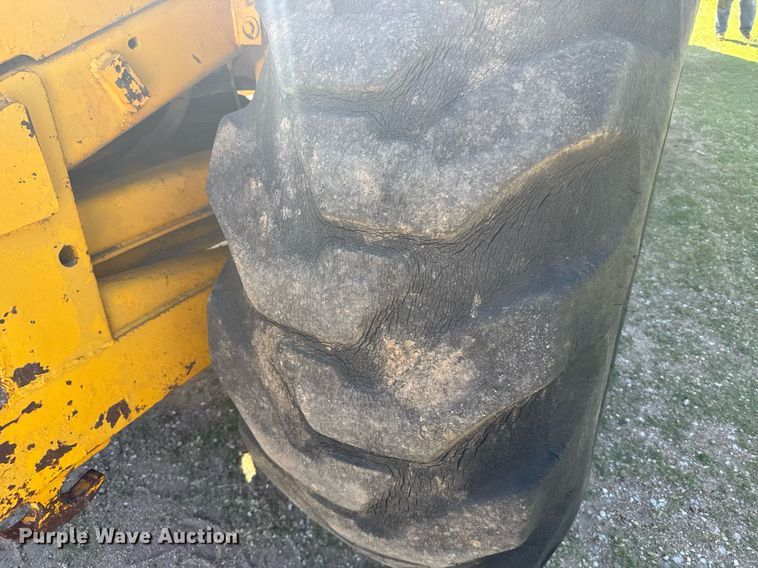 image for item EG6422 1978 John Deere 762 elevating scraper