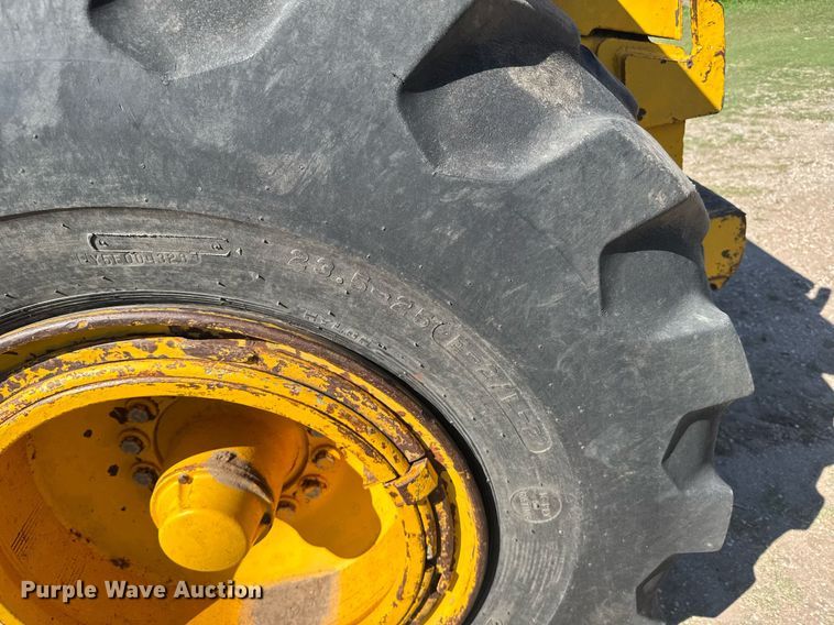 image for item EG6422 1978 John Deere 762 elevating scraper